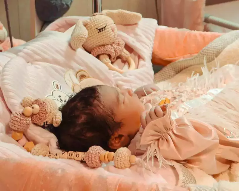 نمونه کار عکاسی نوزاد توسط بیات که در تاریخ 1404-06-30 ** یک‌شنبه  **  ساعت 02:05AM بارگذاری شده است.
