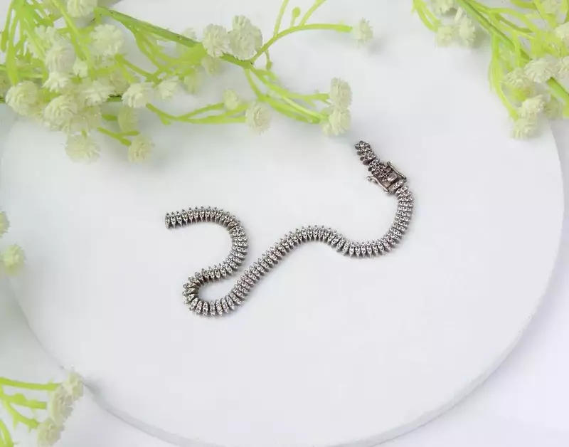 نمونه کار عکاسی تبلیغاتی چیدمان توسط قاسمی که در تاریخ 1404-07-06 ** یک‌شنبه  **  ساعت 11:42PM بارگذاری شده است.