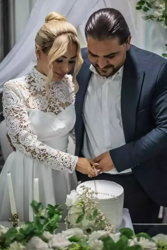 نمونه کار عکاسی عقد، عروسی و فرمالیته توسط سعادت فر که در تاریخ 1404-07-07 ** دوشنبه  **  ساعت 01:27PM بارگذاری شده است.