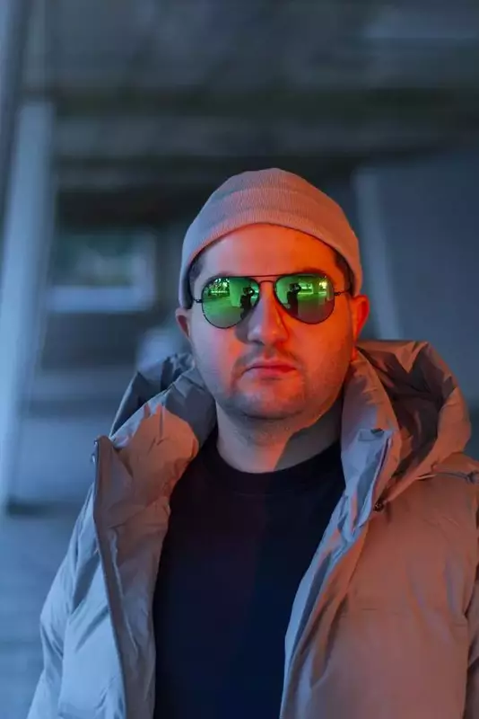 نمونه کار عکاسی چهره - پروفایل توسط ضرغامی که در تاریخ 1404-08-21 ** چهارشنبه  **  ساعت 02:13PM بارگذاری شده است.