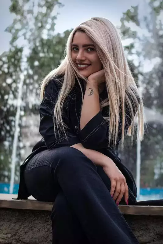 نمونه کار عکاسی چهره - پروفایل توسط باقری که در تاریخ 1404-09-04 ** سه‌شنبه  **  ساعت 08:20PM بارگذاری شده است.