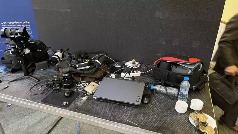 آفیش همکاران آفیش عکاس یا فیلمبردار دوم از امیرحسین صیادی