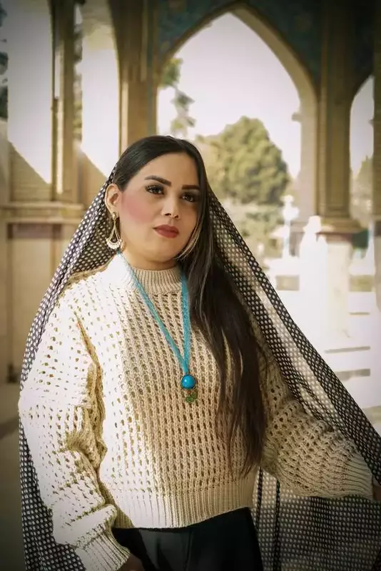 روتوش عکس از مریم رشیدیان