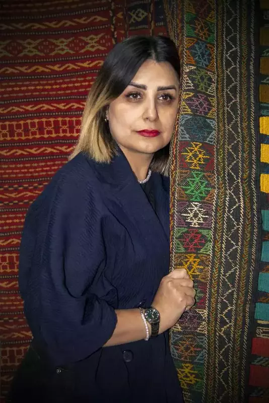 روتوش عکس از مریم رشیدیان