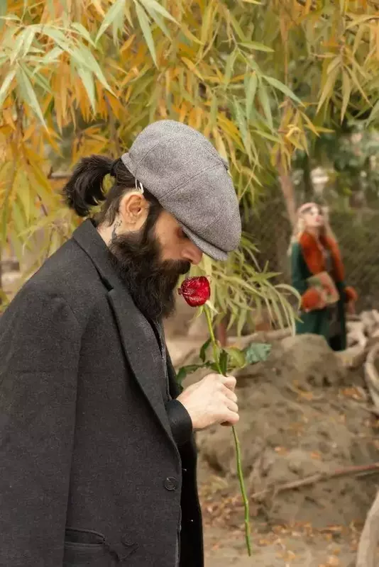 آفیش همکاران آفیش دستیار از امید صنوبری