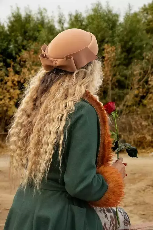 آفیش همکاران آفیش دستیار از امید صنوبری