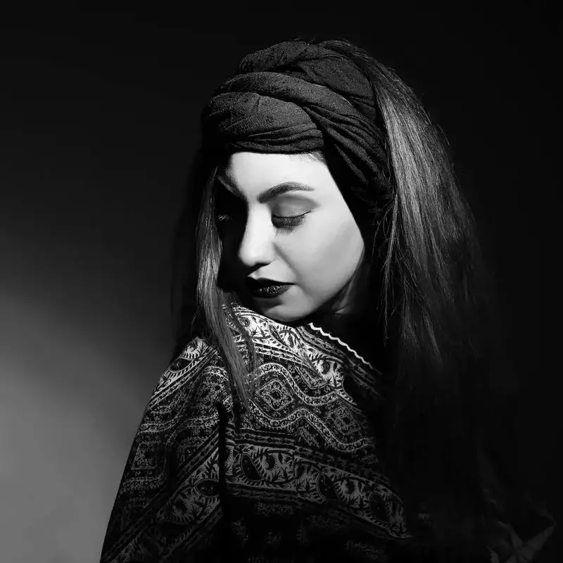 روتوش عکس از ناهید وطن خواه