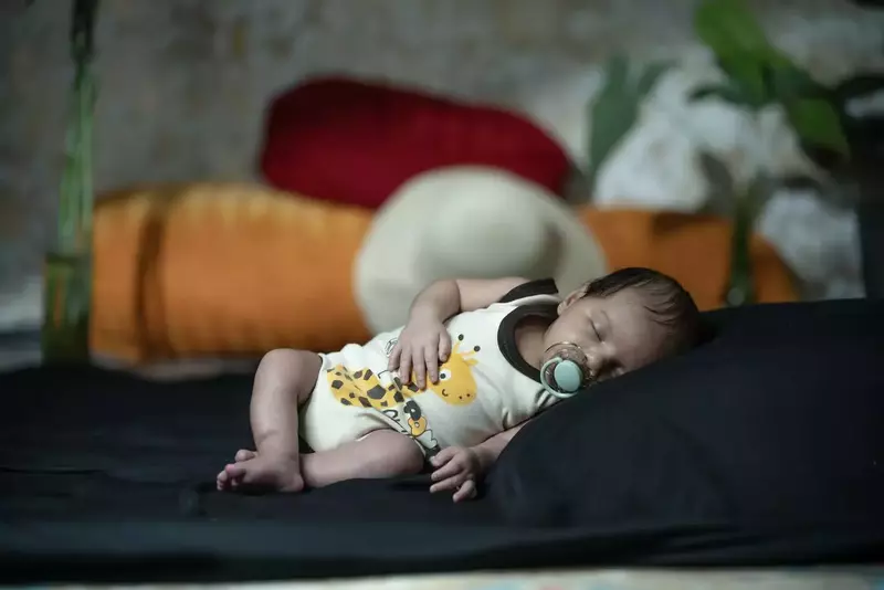 عکاسی نوزاد از سید رضا امیری نائینی