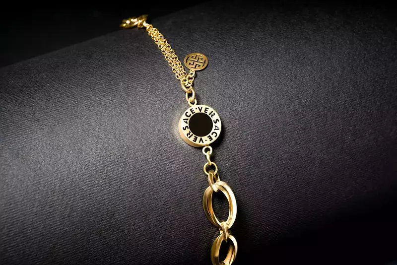 نمونه کار از مونا قزل