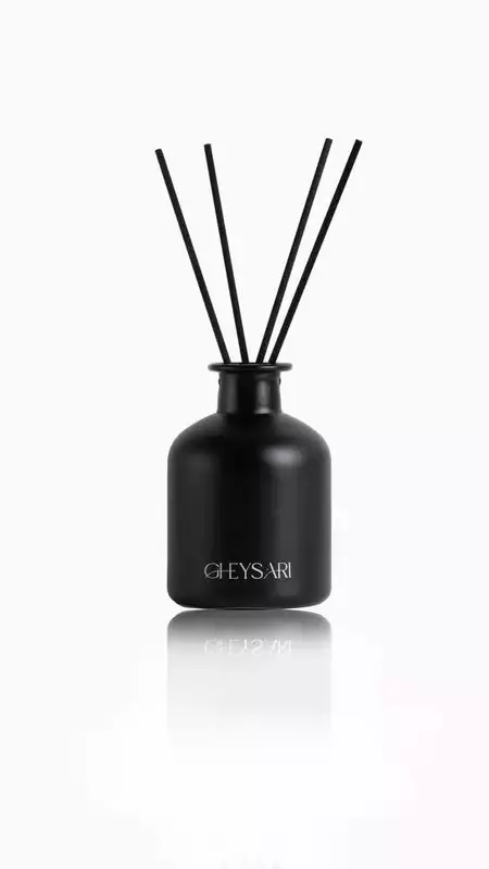 عکاسی صنعتی و زمینه سفید از مونا قزل