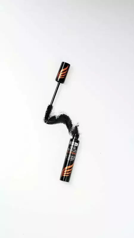 عکاسی صنعتی و زمینه سفید از مونا قزل