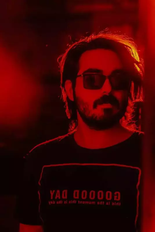 نمونه کار از محمدرضا فیلی