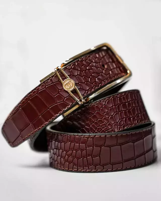 عکاسی صنعتی و زمینه سفید از محدثه دالائی