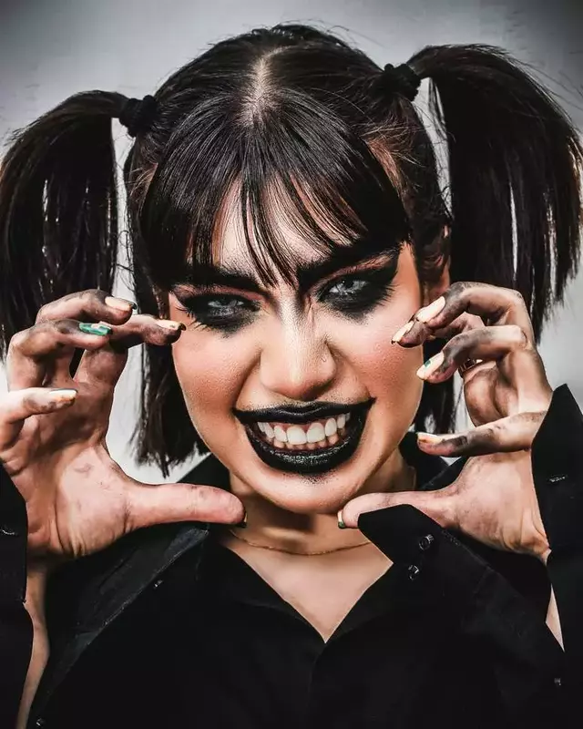 روتوش عکس از محدثه دالائی