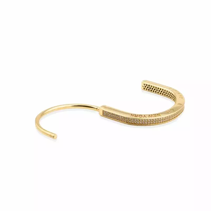 عکاسی صنعتی و زمینه سفید از تینا آزادرنگی