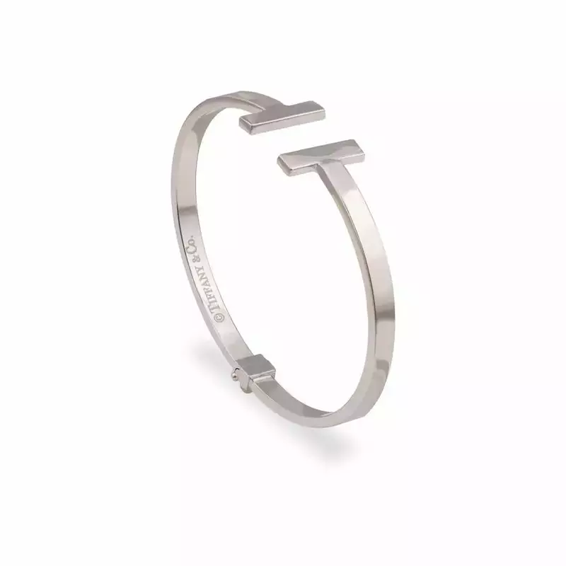 عکاسی صنعتی و زمینه سفید از تینا آزادرنگی