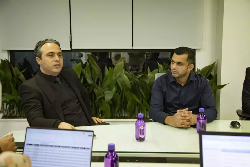 آفیش همکاران آفیش عکاس یا فیلمبردار دوم از یاسر زارع