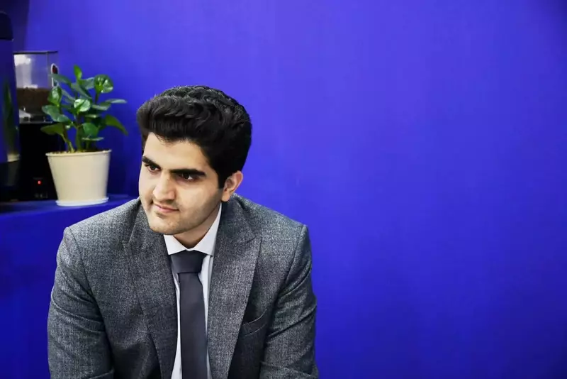 عکاسی پرتره سازمانی از عطیه خوشرفتار