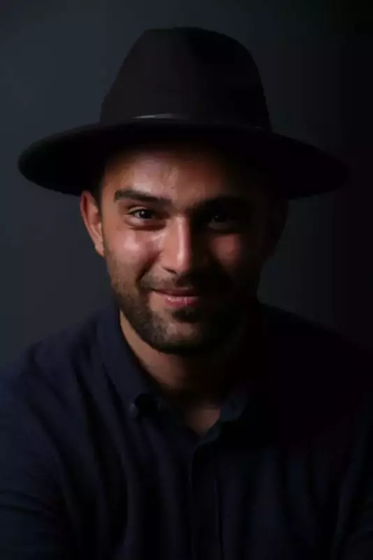 نمونه کار از امیرمهدی واله