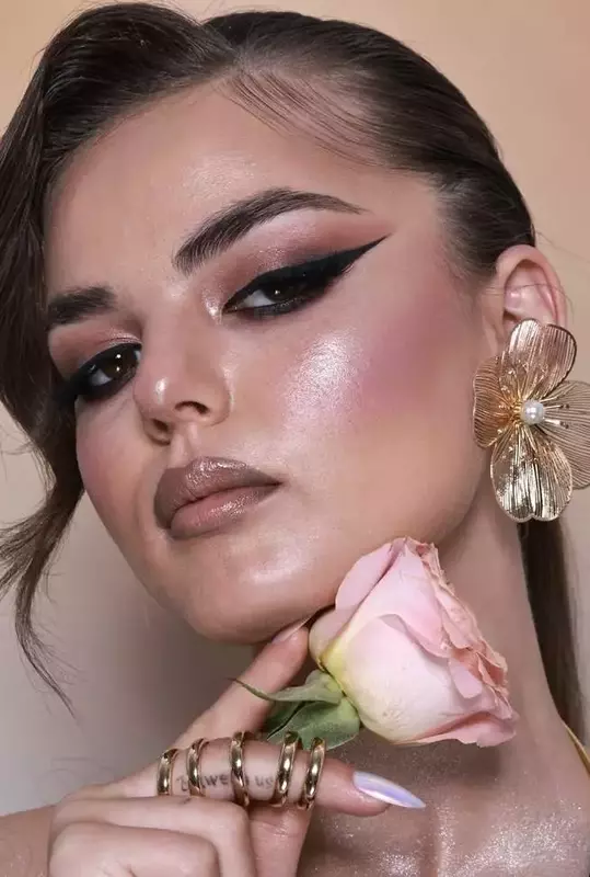 نمونه کار از مبینا دهقان