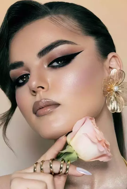 نمونه کار از مبینا دهقان