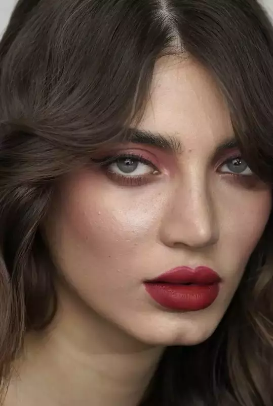 نمونه کار از مبینا دهقان