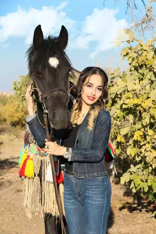نمونه کار از ریحانه فخاریان
