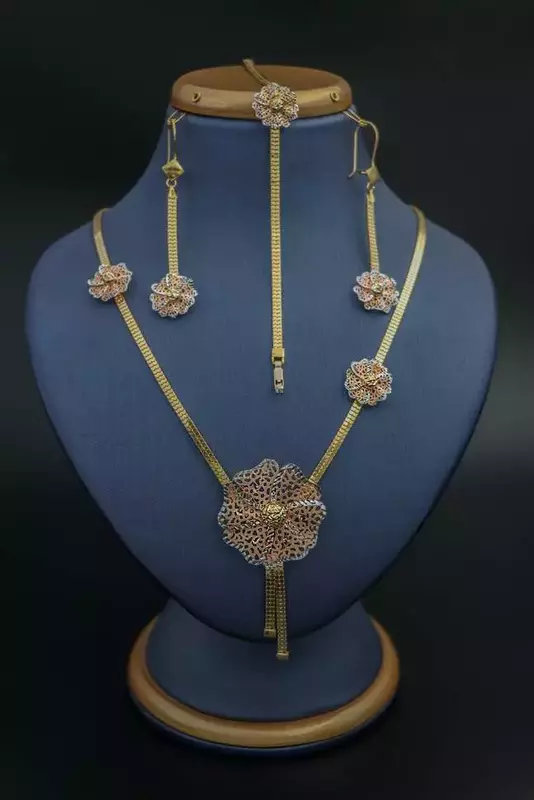 عکاسی طلا و جواهر از ریحانه فخاریان