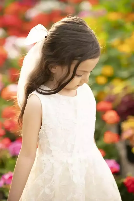 آفیش همکاران آفیش عکاس یا فیلمبردار دوم از مژگان اکبری