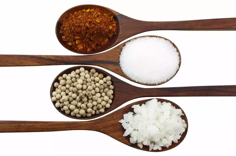 عکاسی صنعتی و زمینه سفید از ریحانه فخاریان