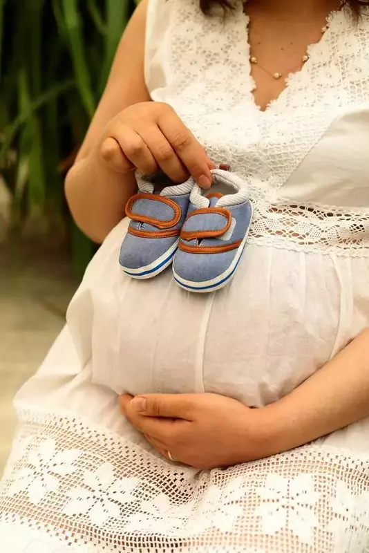 عکاسی بارداری از فروغ سلطانیان