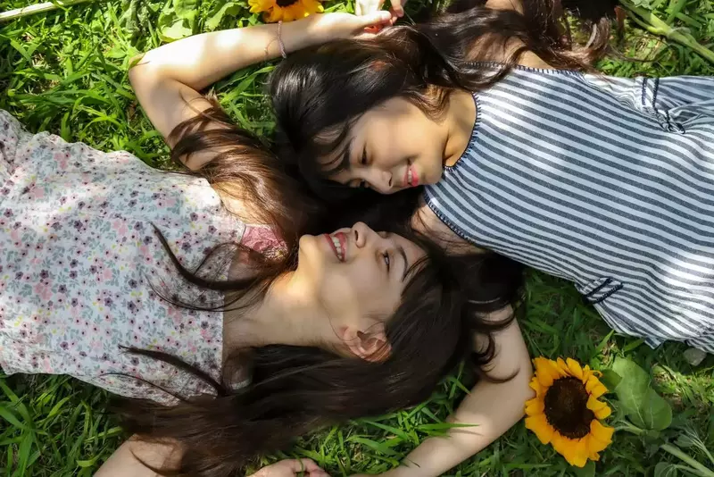 آفیش همکاران آفیش دستیار از زهرا نیکوبنیادراد