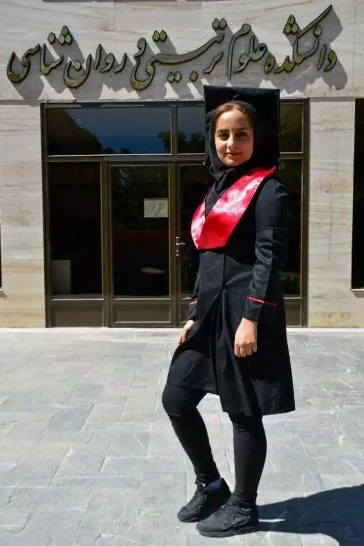 نمونه کار عکاسی فارغ التحصیلی توسط بهزادی که در تاریخ 1399-06-09 ** یک‌شنبه  **  ساعت 10:03AM بارگذاری شده است.