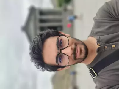 عکس پروفایل آقای عزیزی
