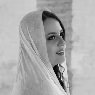 عکس پروفایل خانم فخاریان