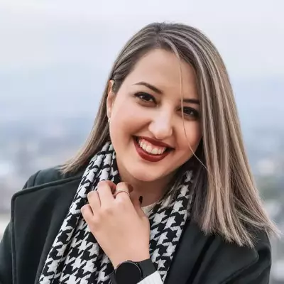 عکس پروفایل خانم خوشرفتار