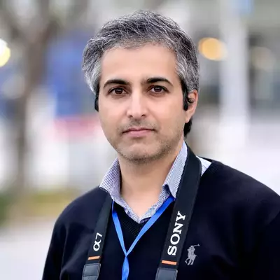 عکس پروفایل آقای بزرگمهر