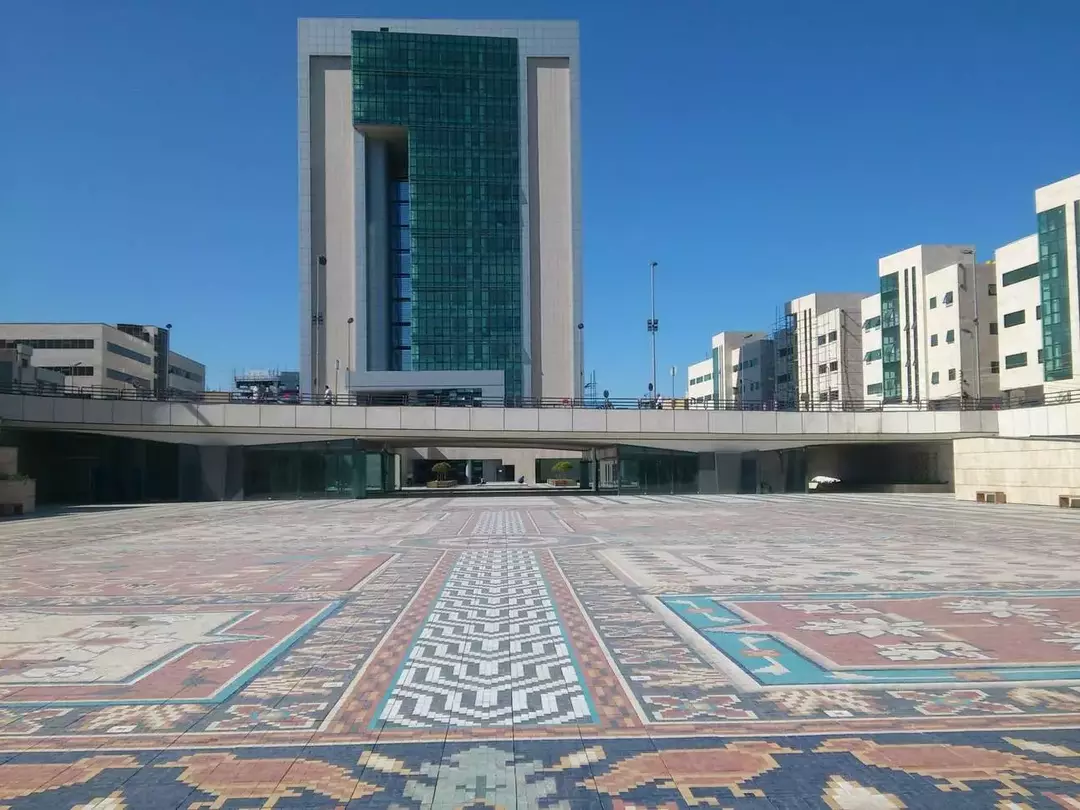 ایستگاه مترو شهید بهشتی