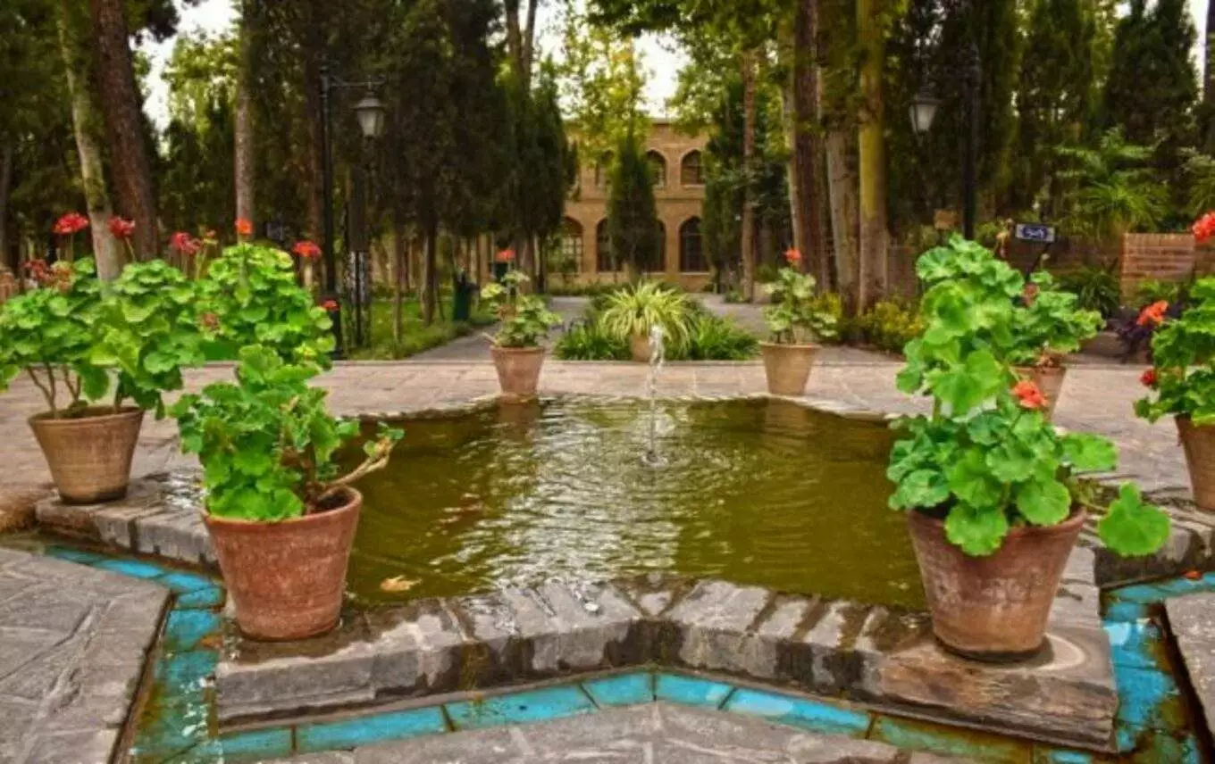 عکس باغ موزه نگارستان 