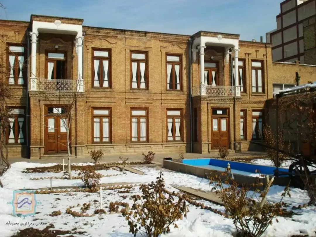 خانه لاله ای