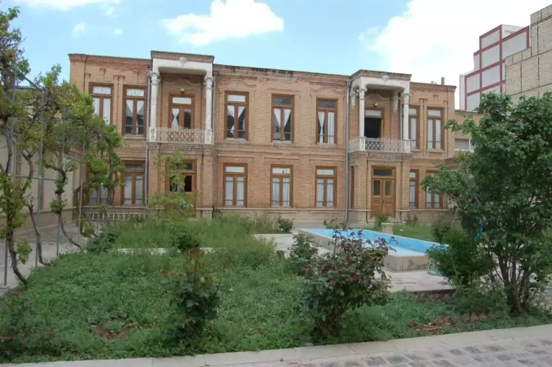 خانه لاله ای