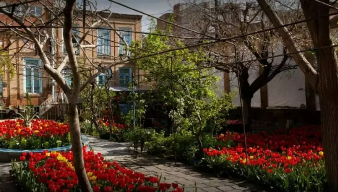 خانه لاله ای