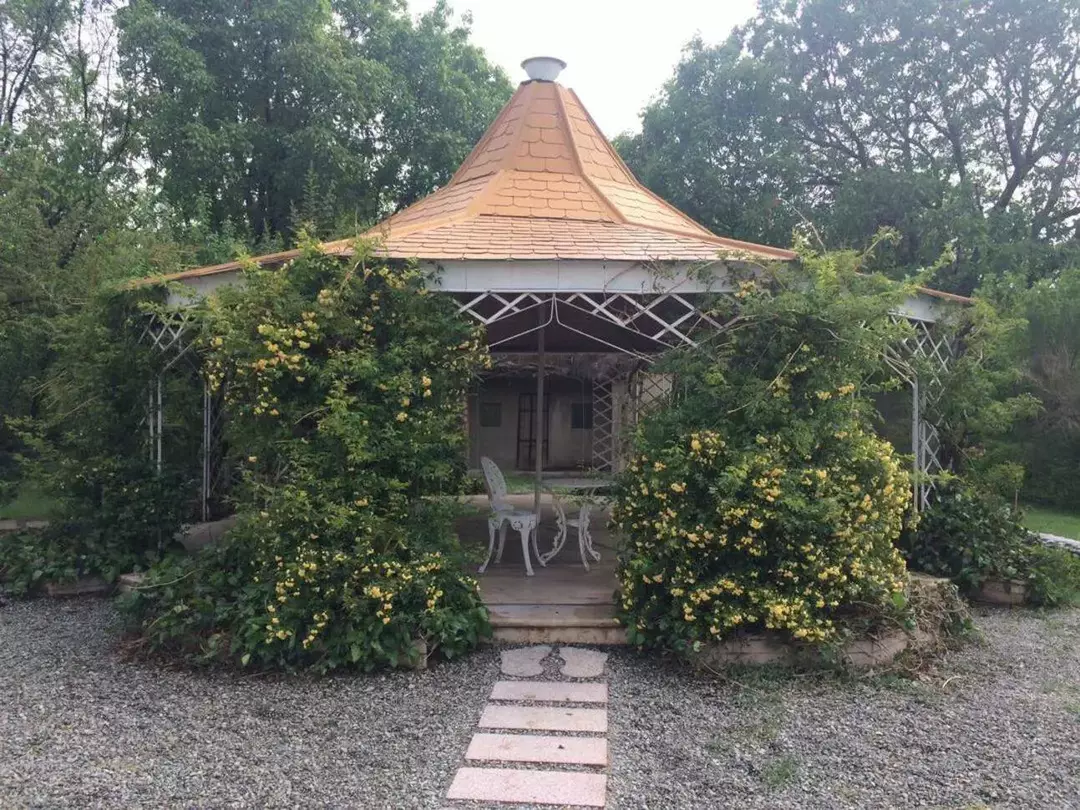 باغ عمارت زرینه