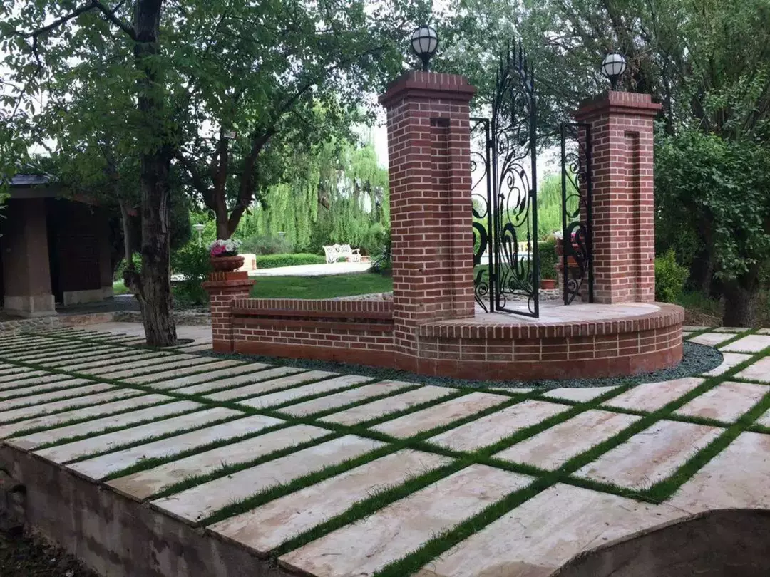 باغ عمارت زرینه