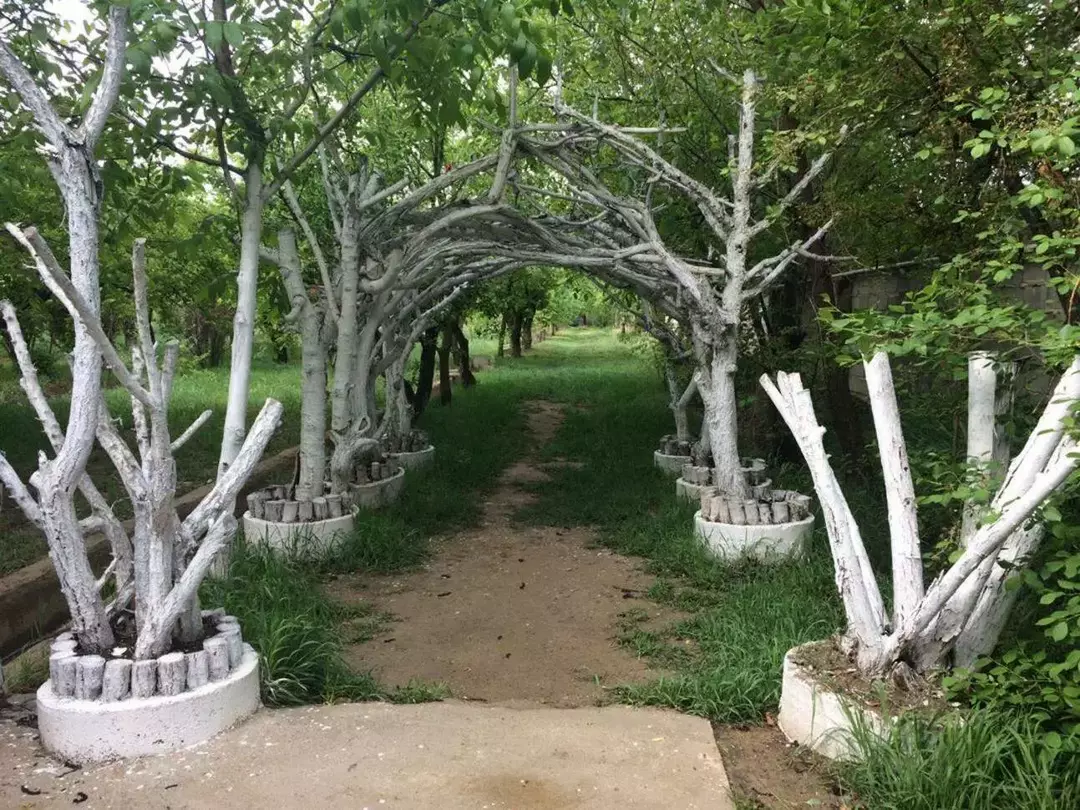 باغ عمارت زرینه