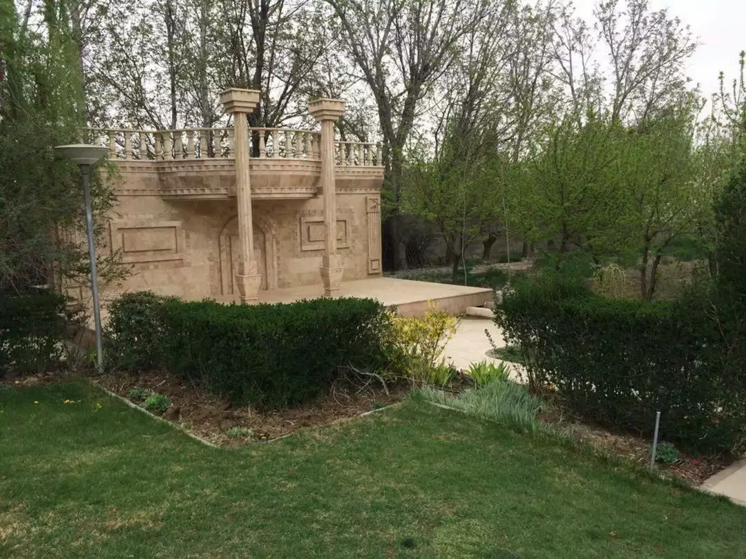 باغ عمارت زرینه