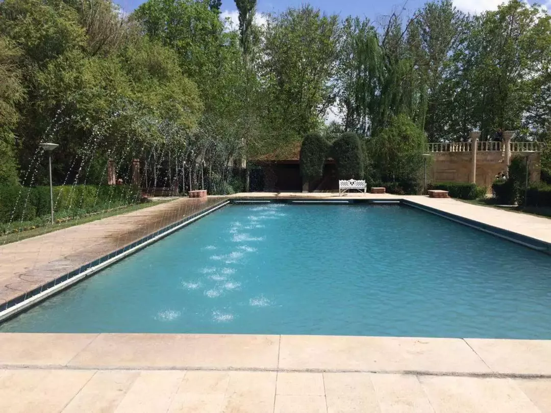 باغ عمارت زرینه