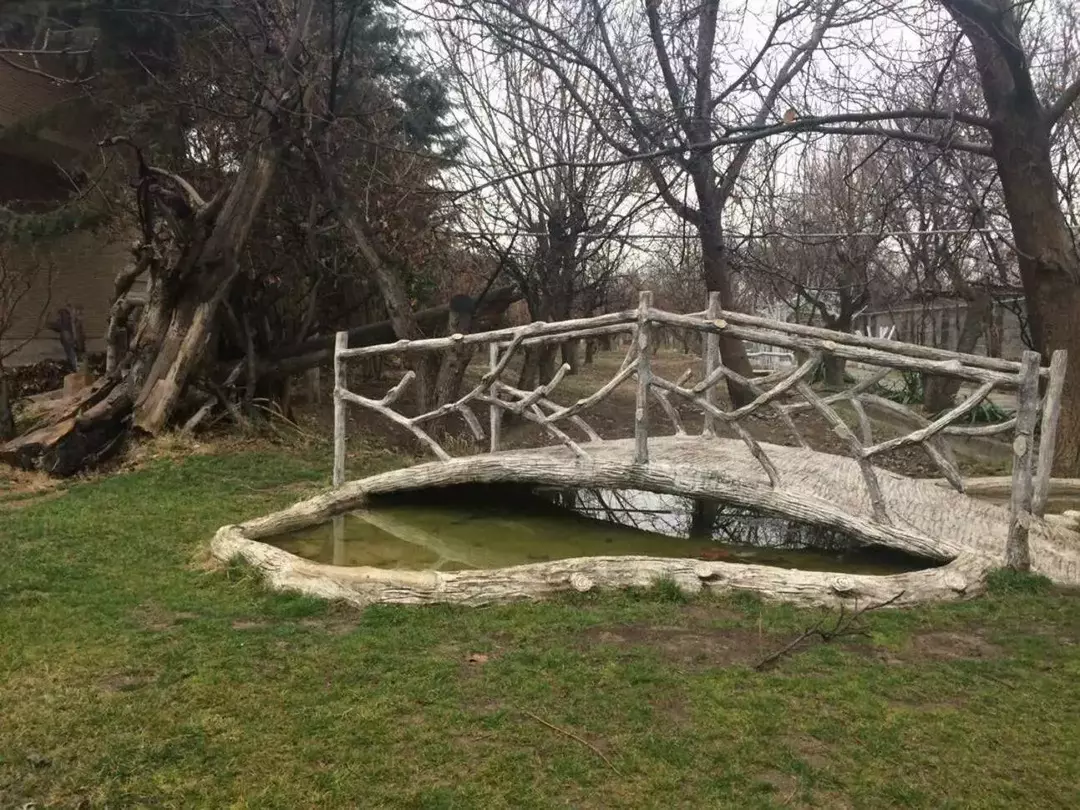 باغ عمارت زرینه