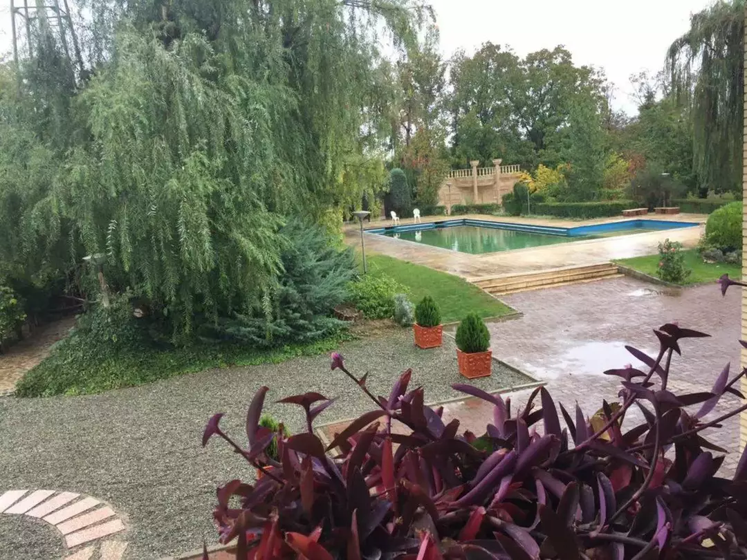 باغ عمارت زرینه