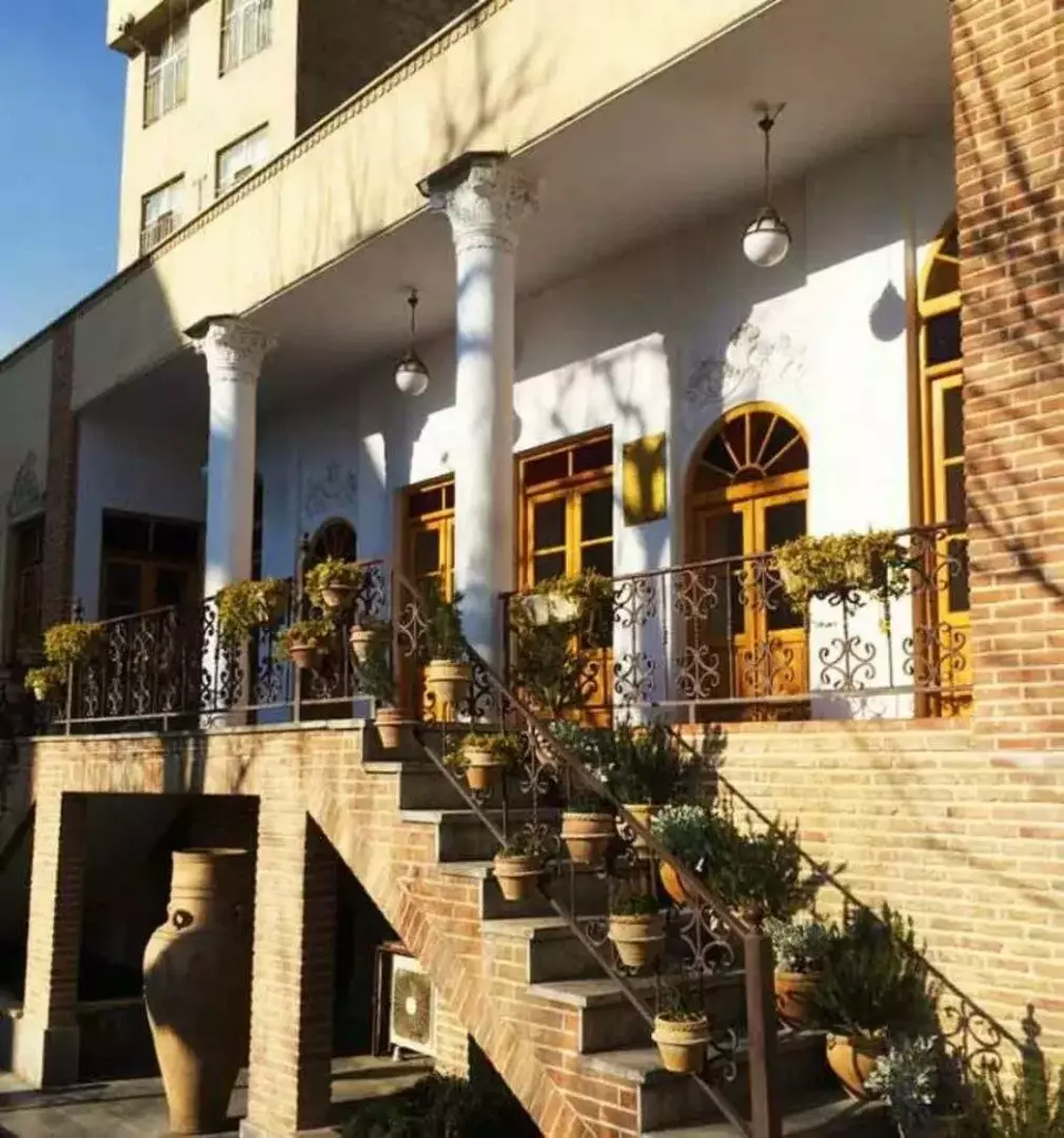 خانه دبیرالملک